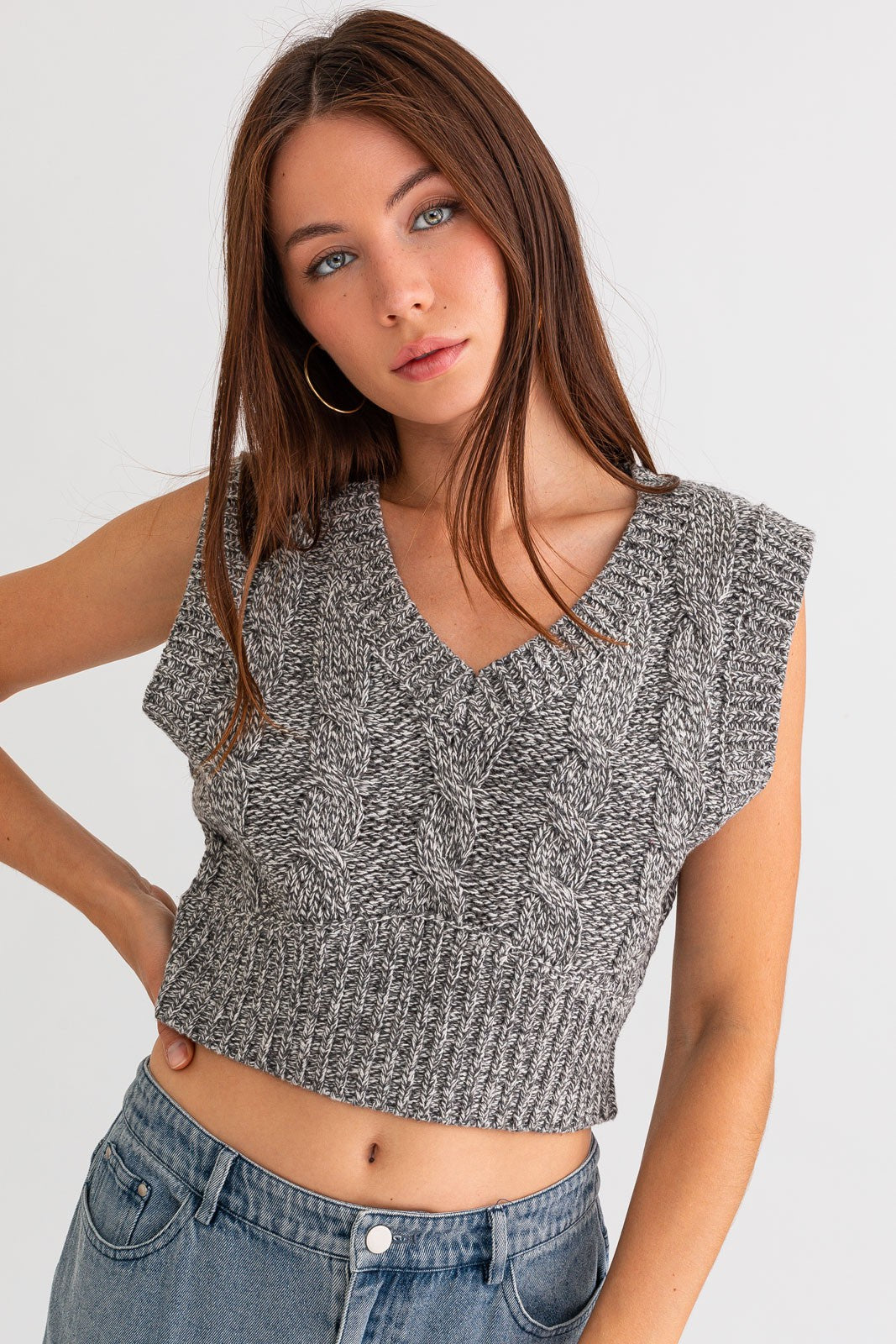 Dallary V-Neck Sleeveless Sweater Top