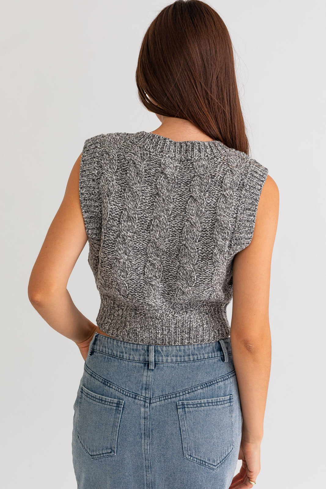 Dallary V-Neck Sleeveless Sweater Top