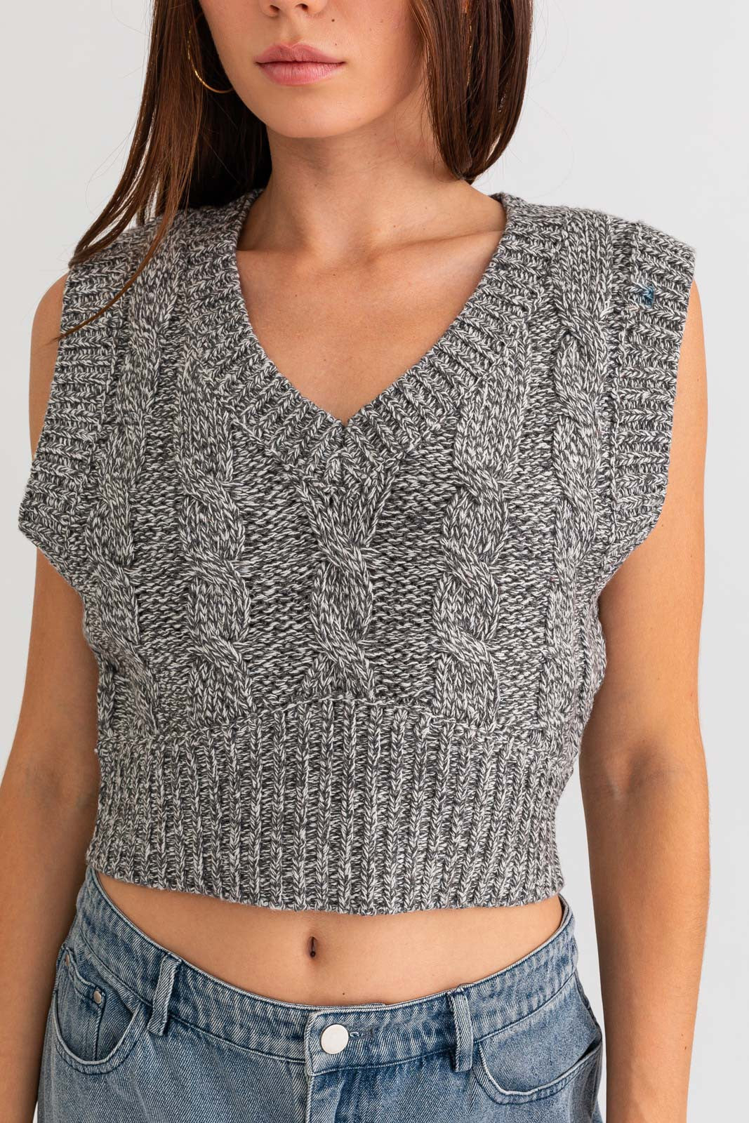 Dallary V-Neck Sleeveless Sweater Top