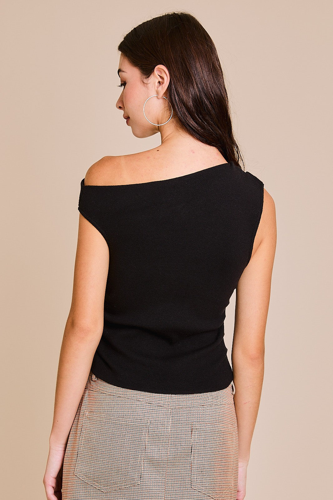 ASYMMETRICAL NECK SHORT SLEEVE SWEATER