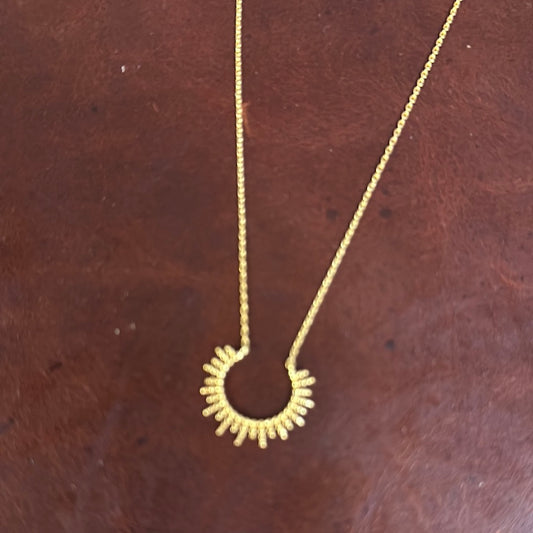 LUXE HALF SUN STARBURST NECKLACE