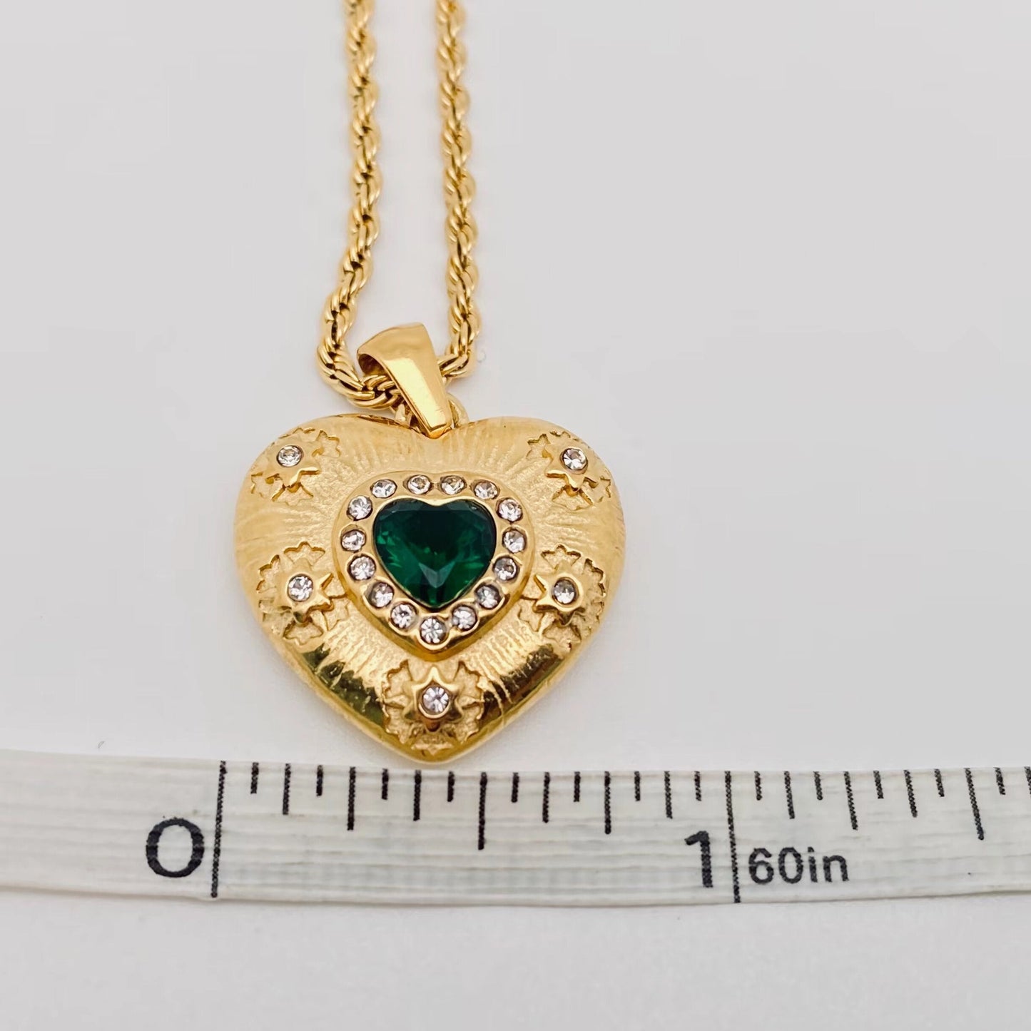 Green Zircon Textured Heart Pendant Necklace