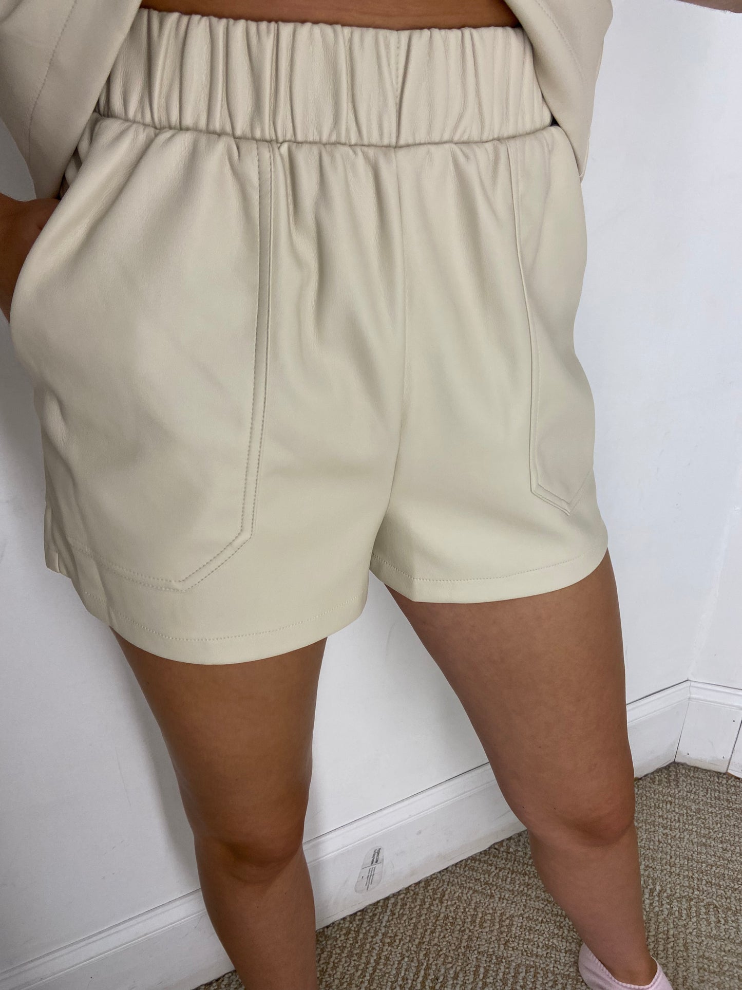 Steve Madden Faux The Record Short