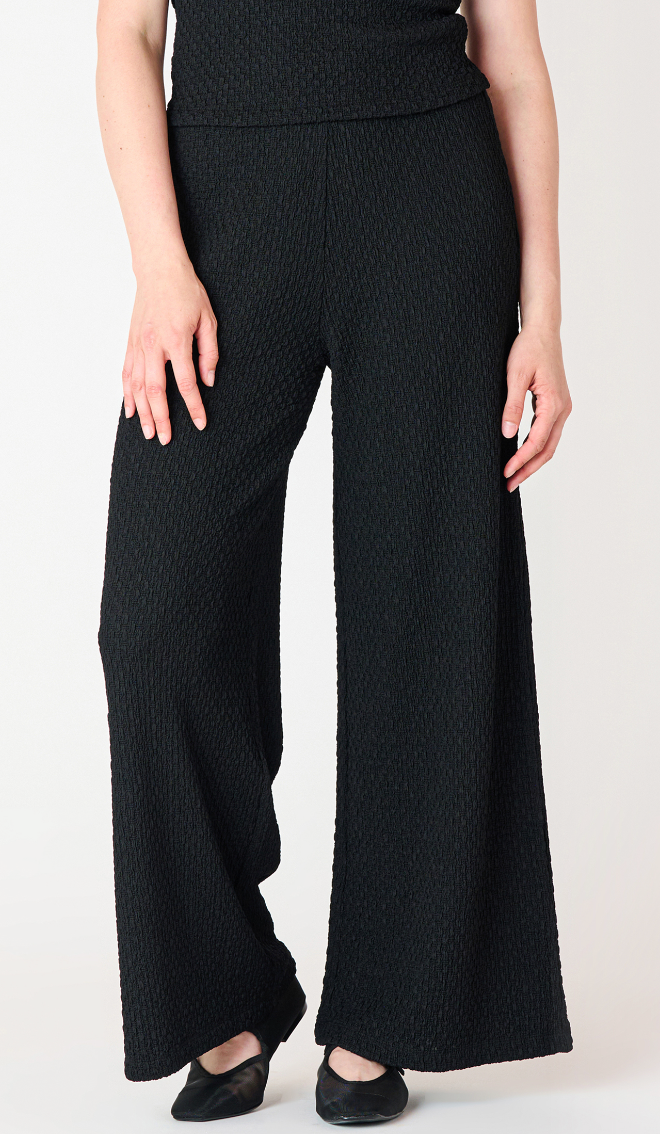 Dex Textured Flowy Wide Leg Pant