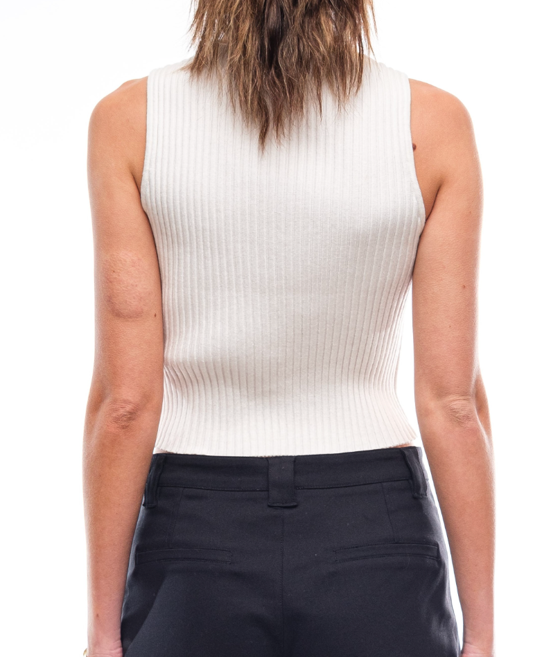 bow front ribbed tank