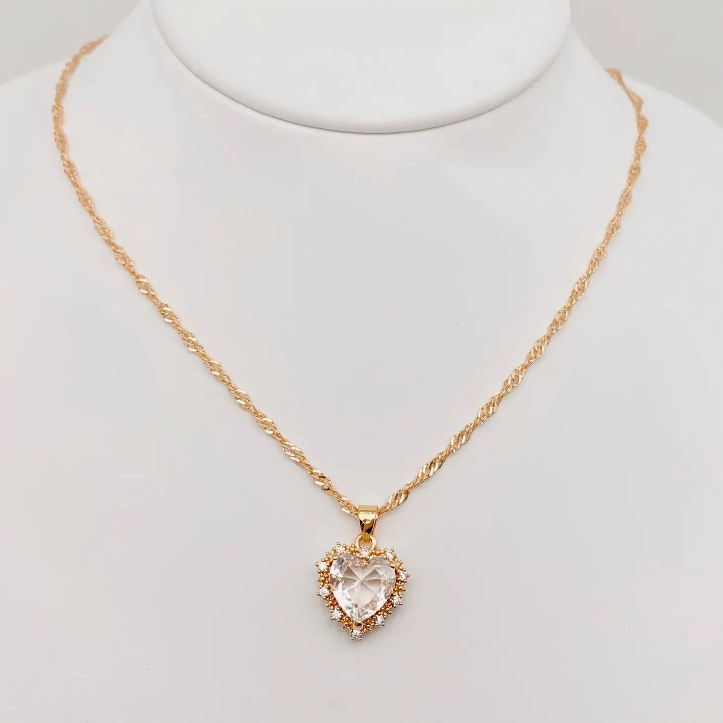 Heart-shaped Pendant Necklace
