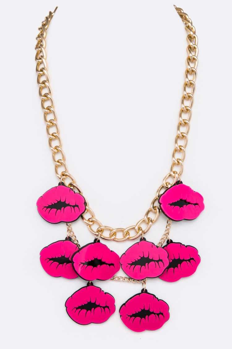 Kisses Iconic Swing Necklace