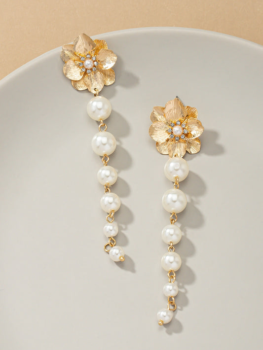 Linear Flower & Graduate Pearl Drop Earring