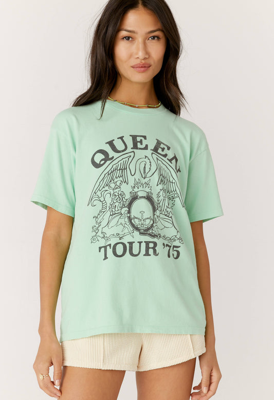 Daydreamer Queen Tour 75 Weekend Tee